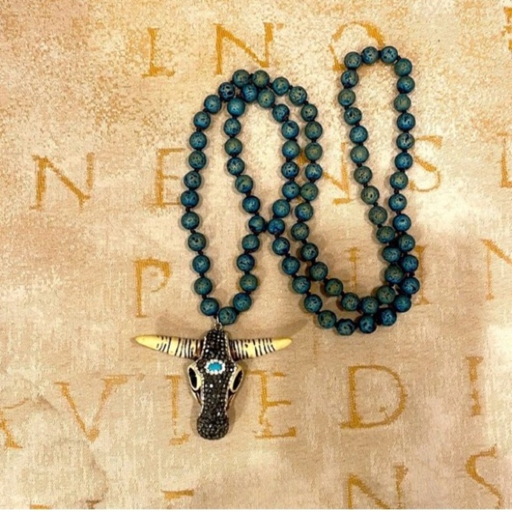 NWOT Green Lava Stone Steer Necklace